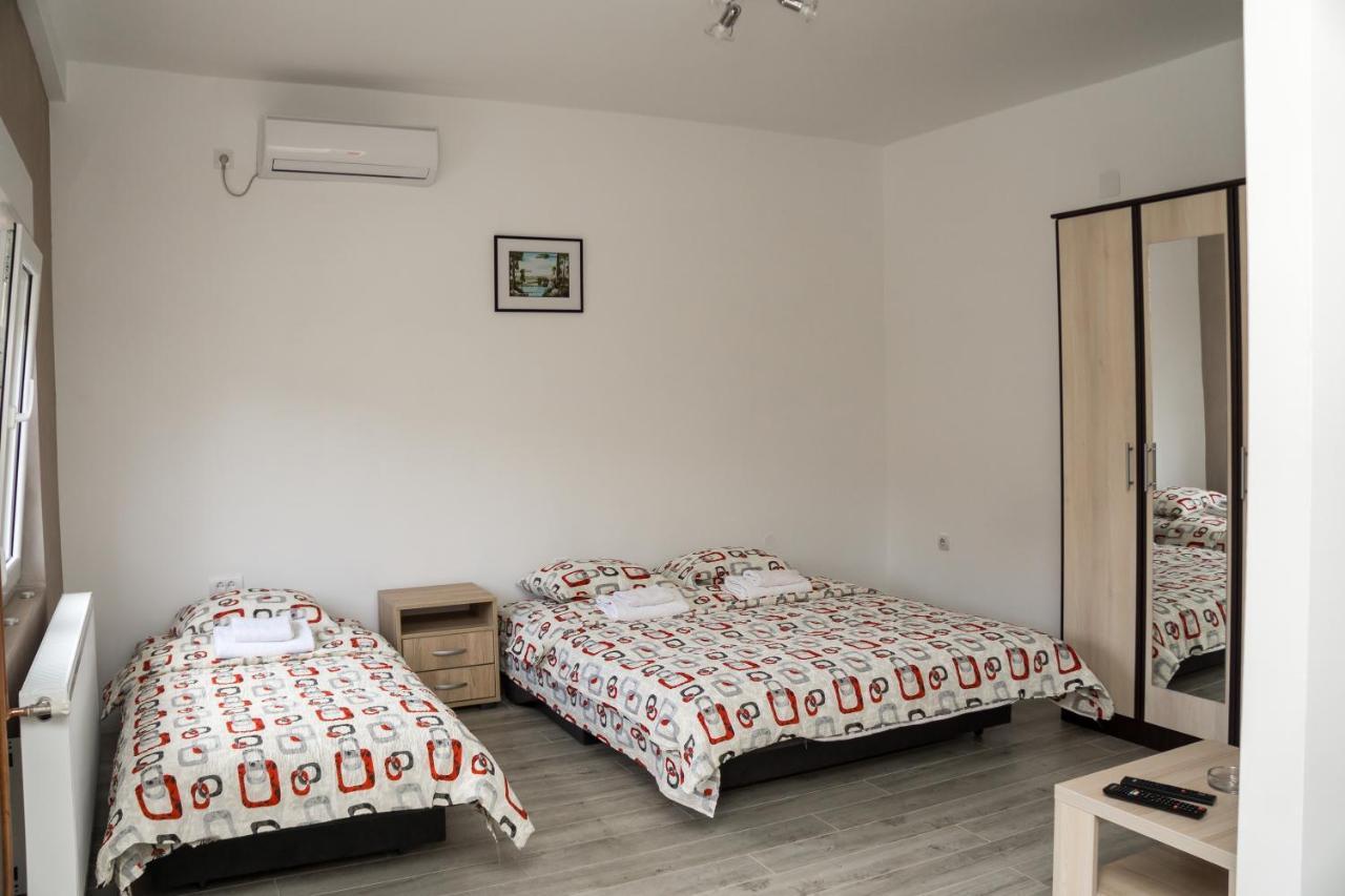 City Apartment Bb Баина Баща Екстериор снимка